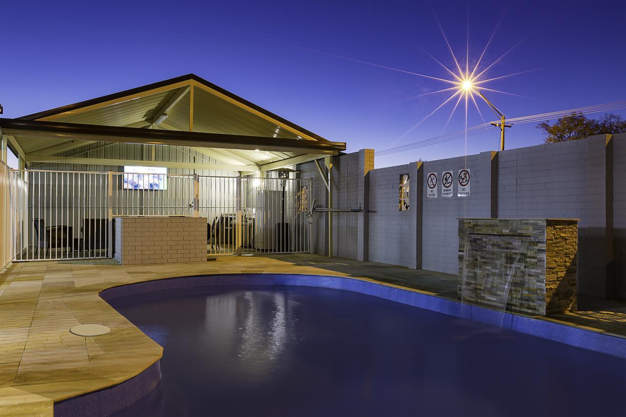 Oasis Motel Cobar Exterior photo